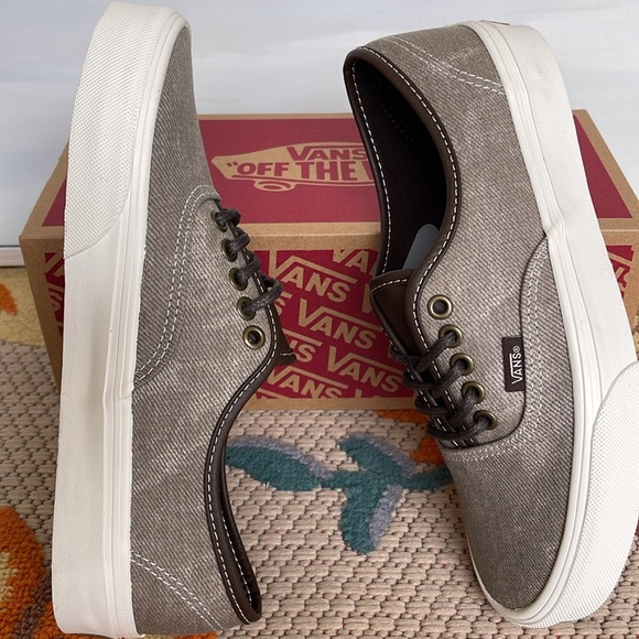 Vans Men’s Authentic
C&L Gray
VN0009PVBXC
Sneakers - Picture 10 of 16